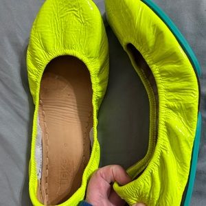 Unmellow yellow Tieks